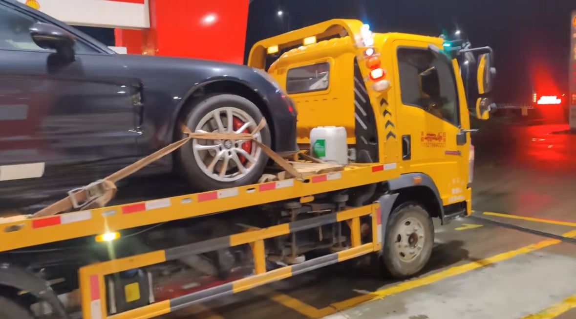 平凉行车途中遇到突发状况该如何呼叫道路救援？